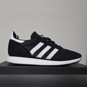 Adidas Forest Grove black size 12 (Rare)